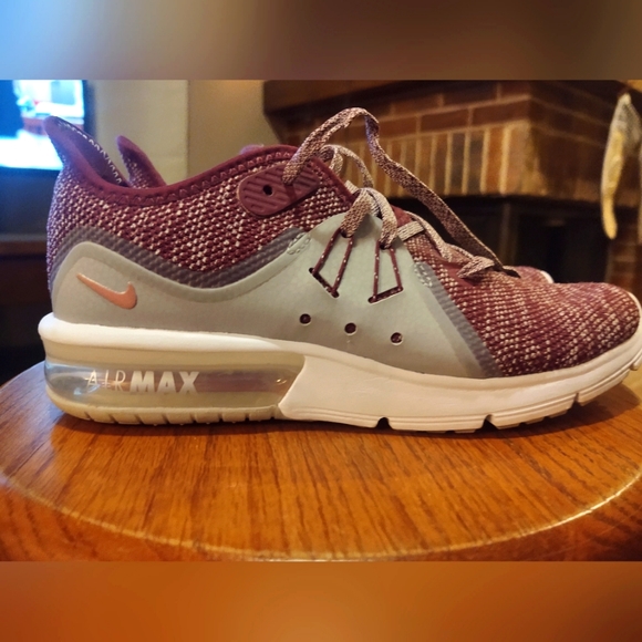 nike air max tennis shoes womens